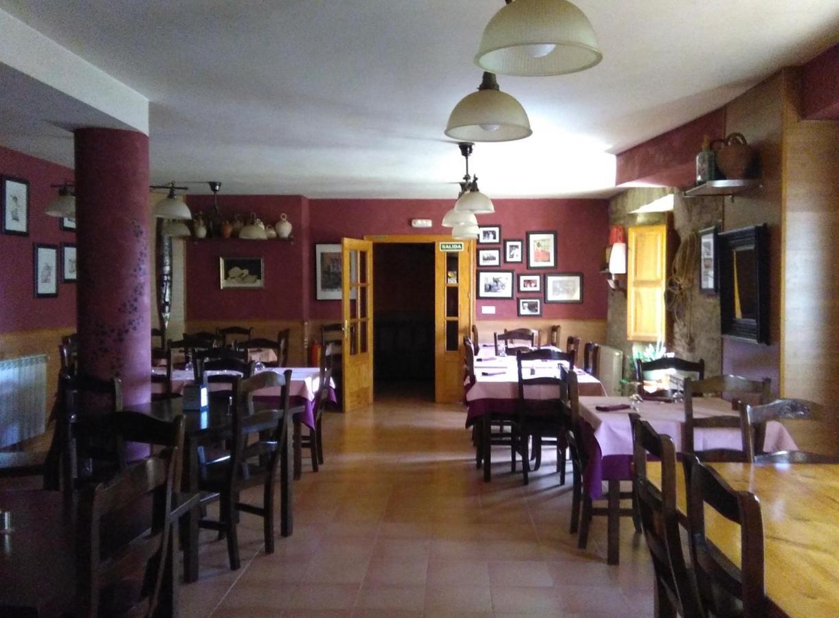 Casa Rural Laguarta - Restaurante Pensionat Eksteriør billede