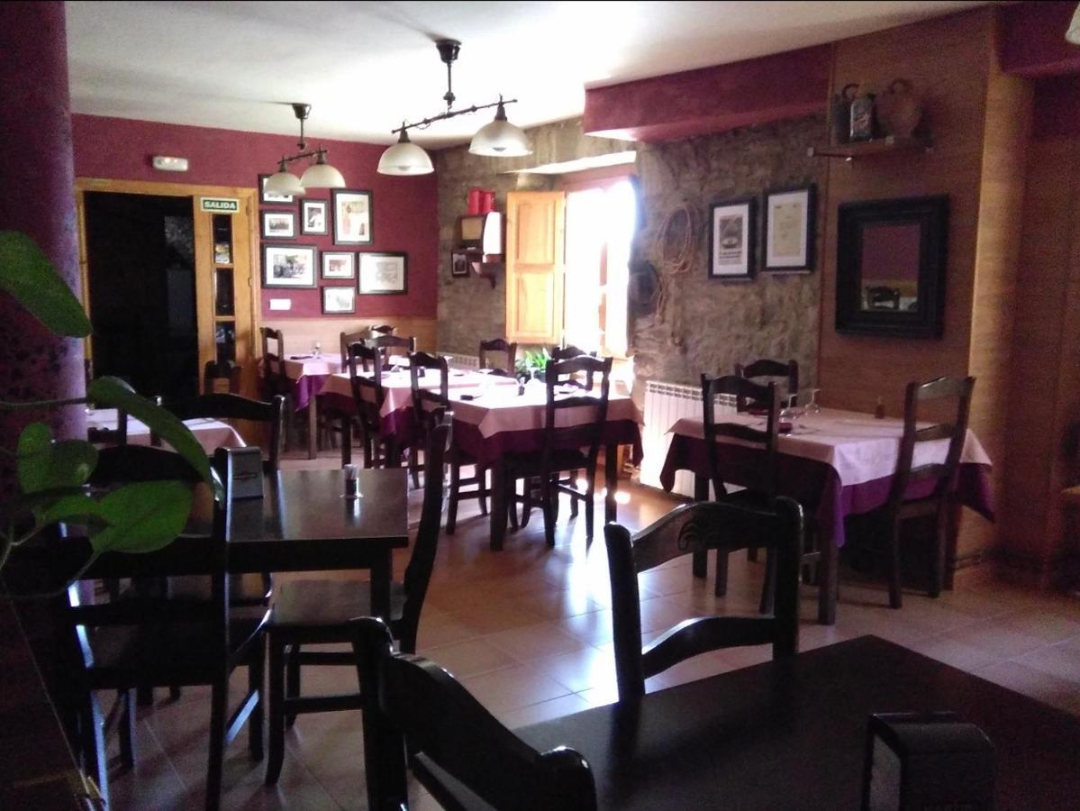 Casa Rural Laguarta - Restaurante Pensionat Eksteriør billede