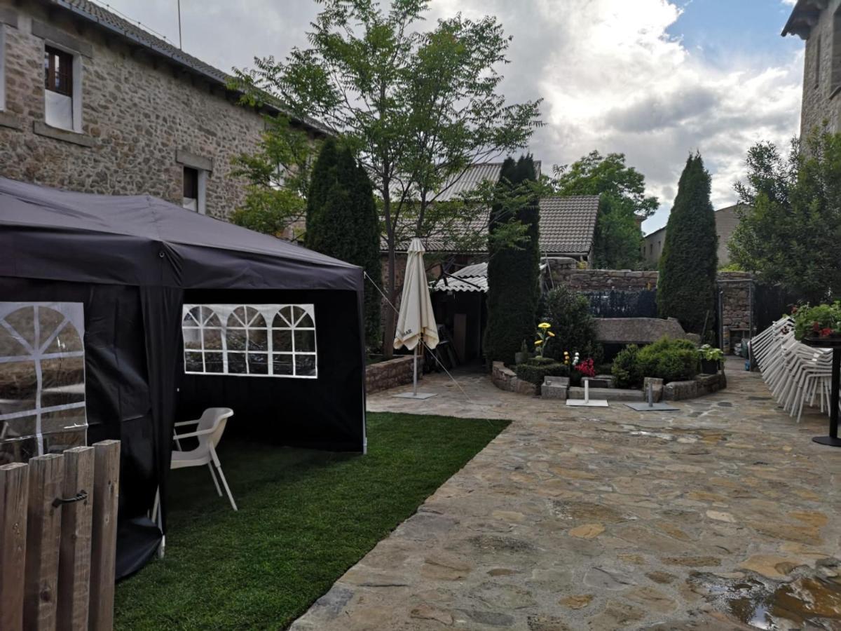 Casa Rural Laguarta - Restaurante Pensionat Eksteriør billede
